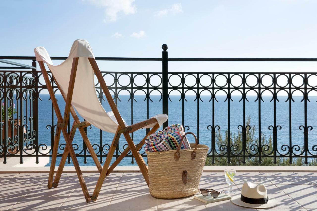 Avra Private Suites Ласи Екстериор снимка