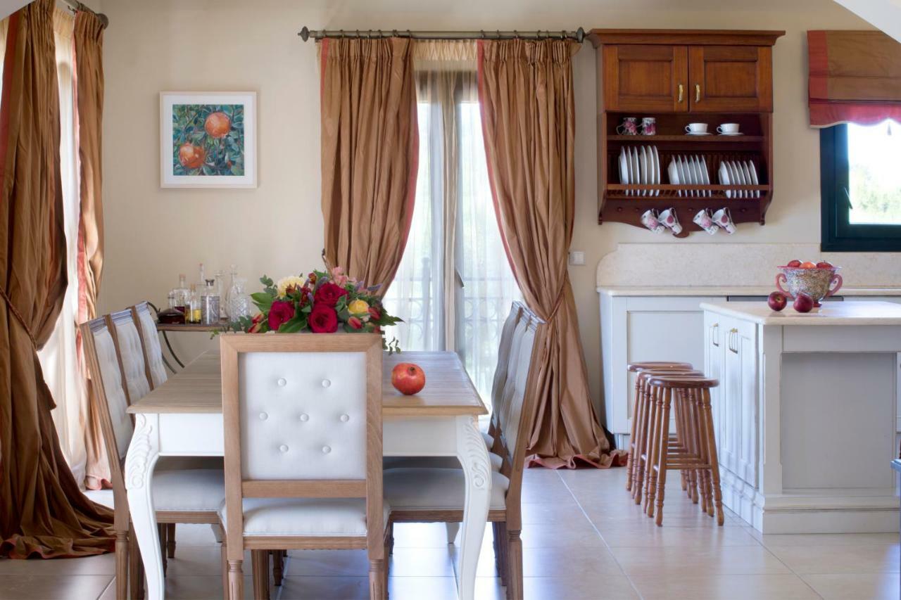Avra Private Suites Ласи Екстериор снимка
