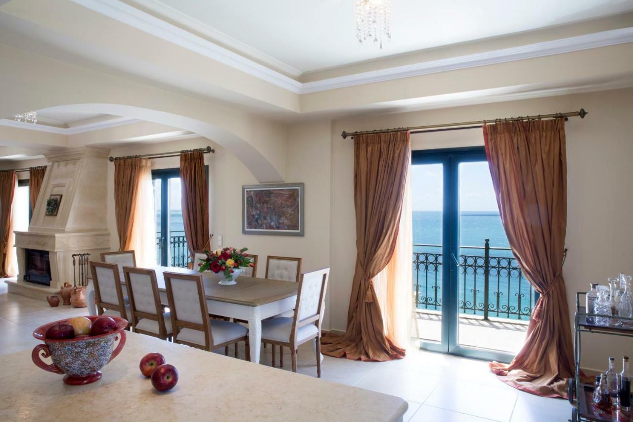 Avra Private Suites Ласи Екстериор снимка
