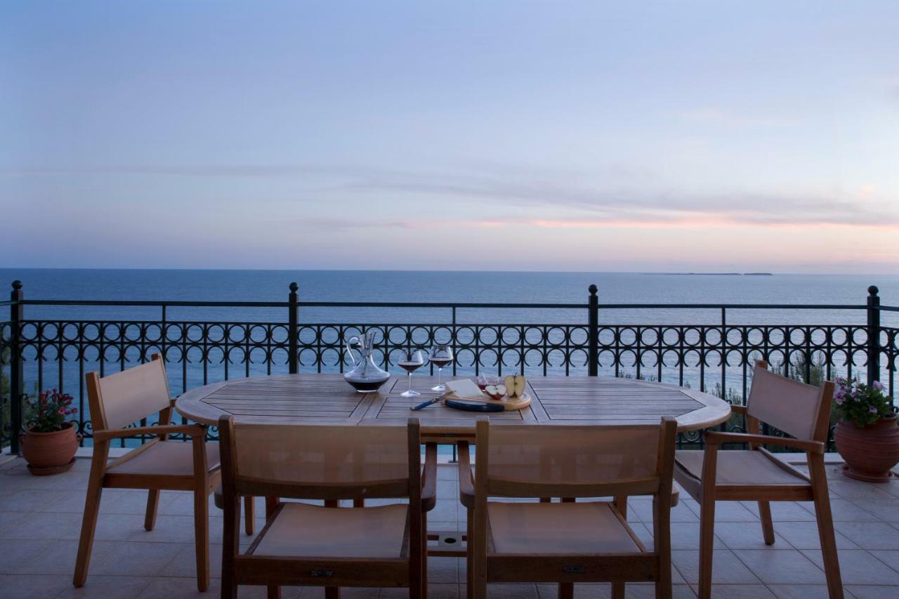 Avra Private Suites Ласи Екстериор снимка