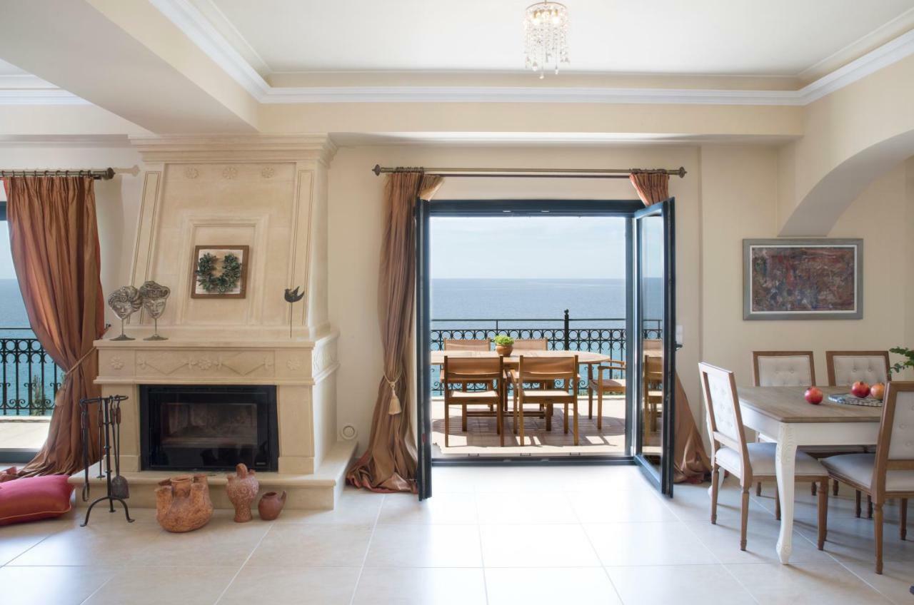 Avra Private Suites Ласи Екстериор снимка