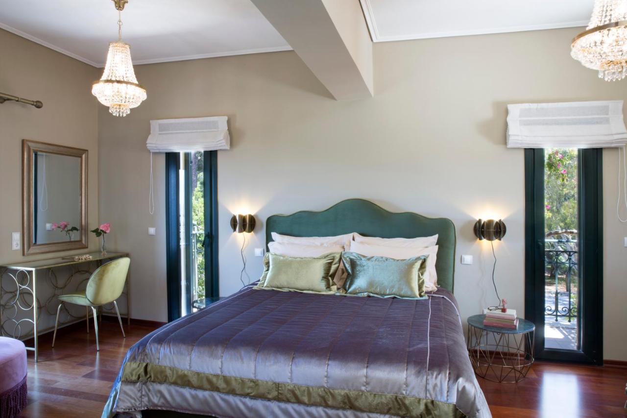 Avra Private Suites Ласи Екстериор снимка